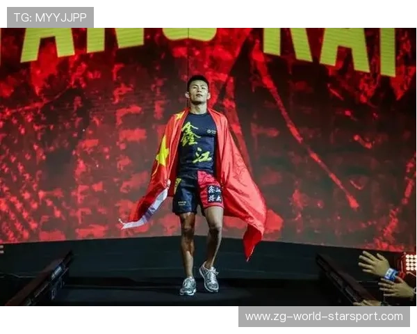 MMA阿迪萨亚踢击精准，再次卫冕金腰带